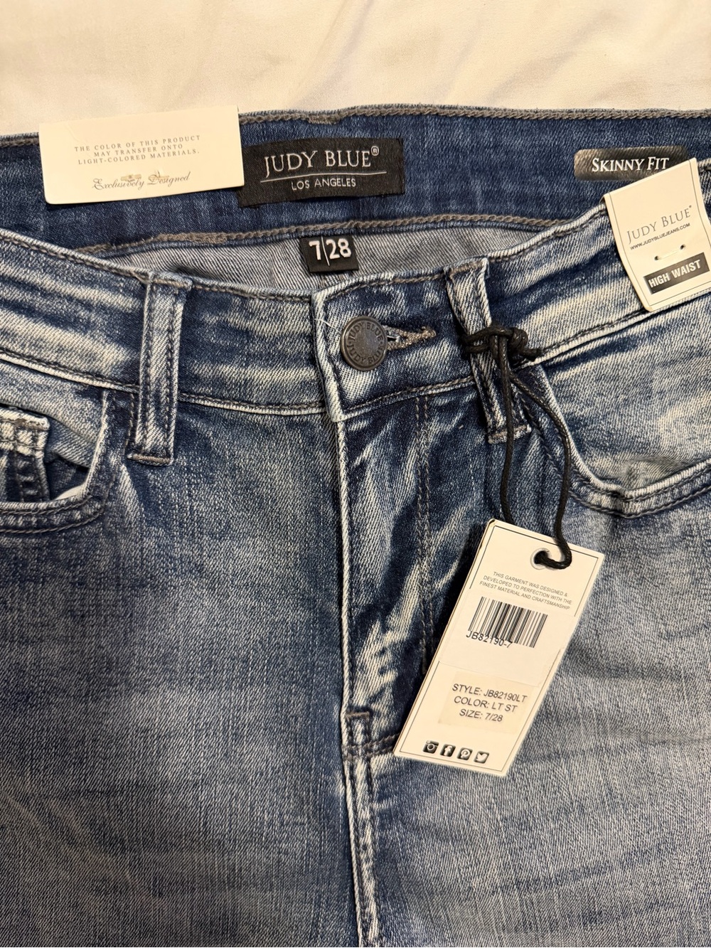 Judy Blue womens 7 juniors Light Blue wash Skinny Fit High Waist Jeans NWT